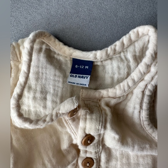 Old Navy - Unisex - off-white Romper - 6-12Months - Picture 3 of 3